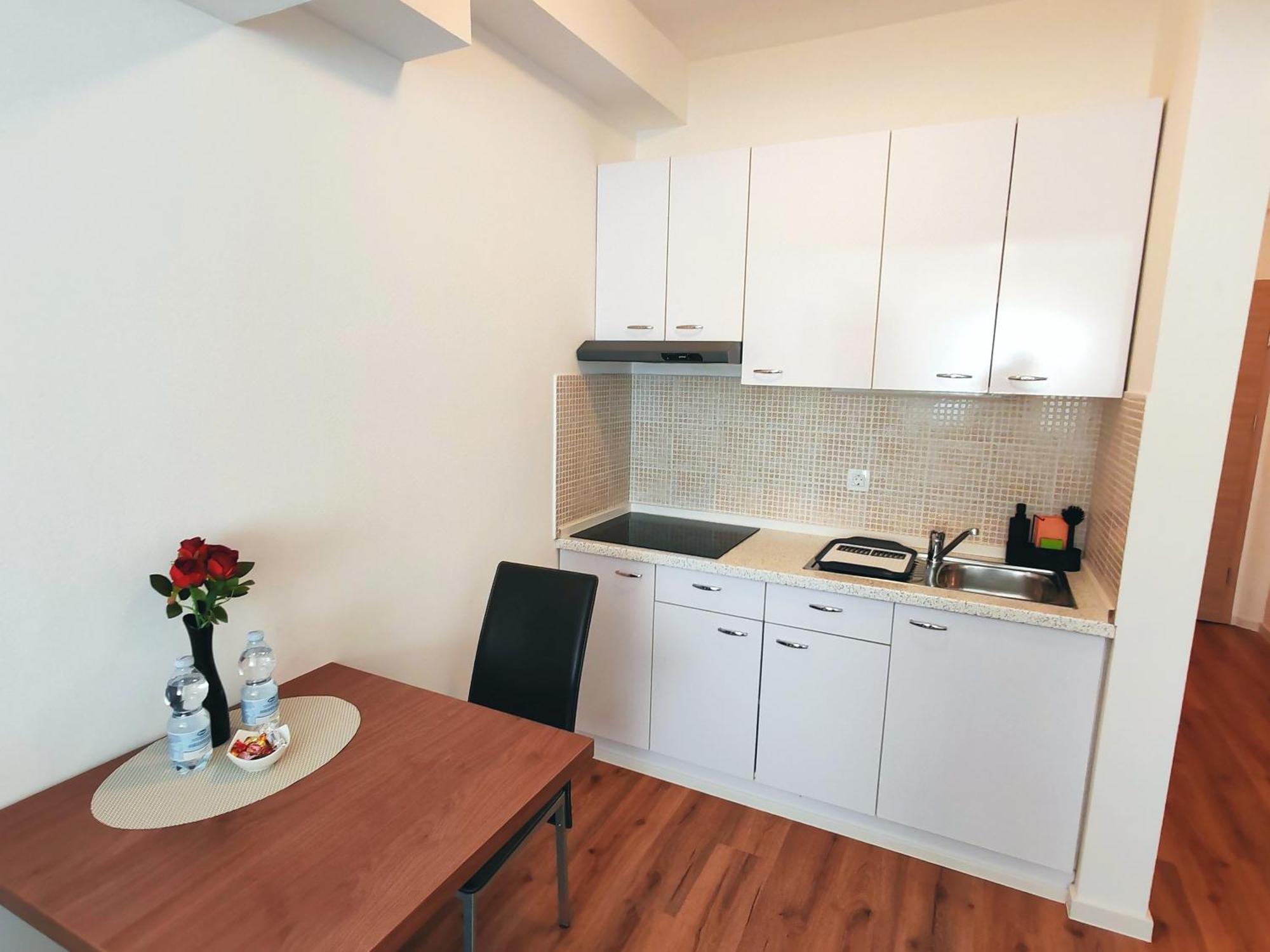 Lucky Center Ljubljana Apartment Exterior photo