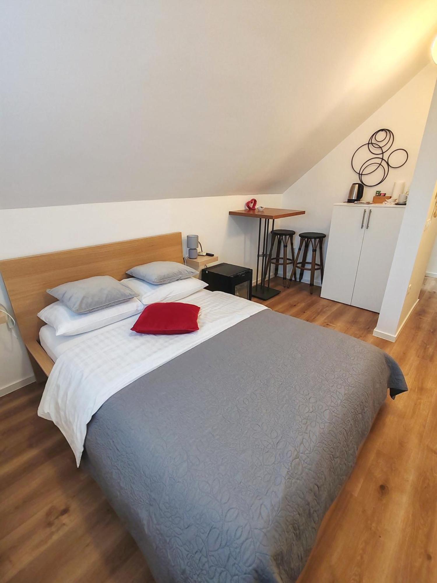 Lucky Center Ljubljana Apartment Room photo